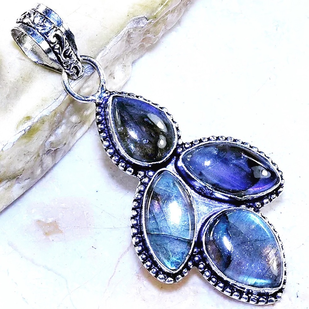 NWT BLUE FIRE LABRADORITE PENDANT Handmade 2 1/2”
